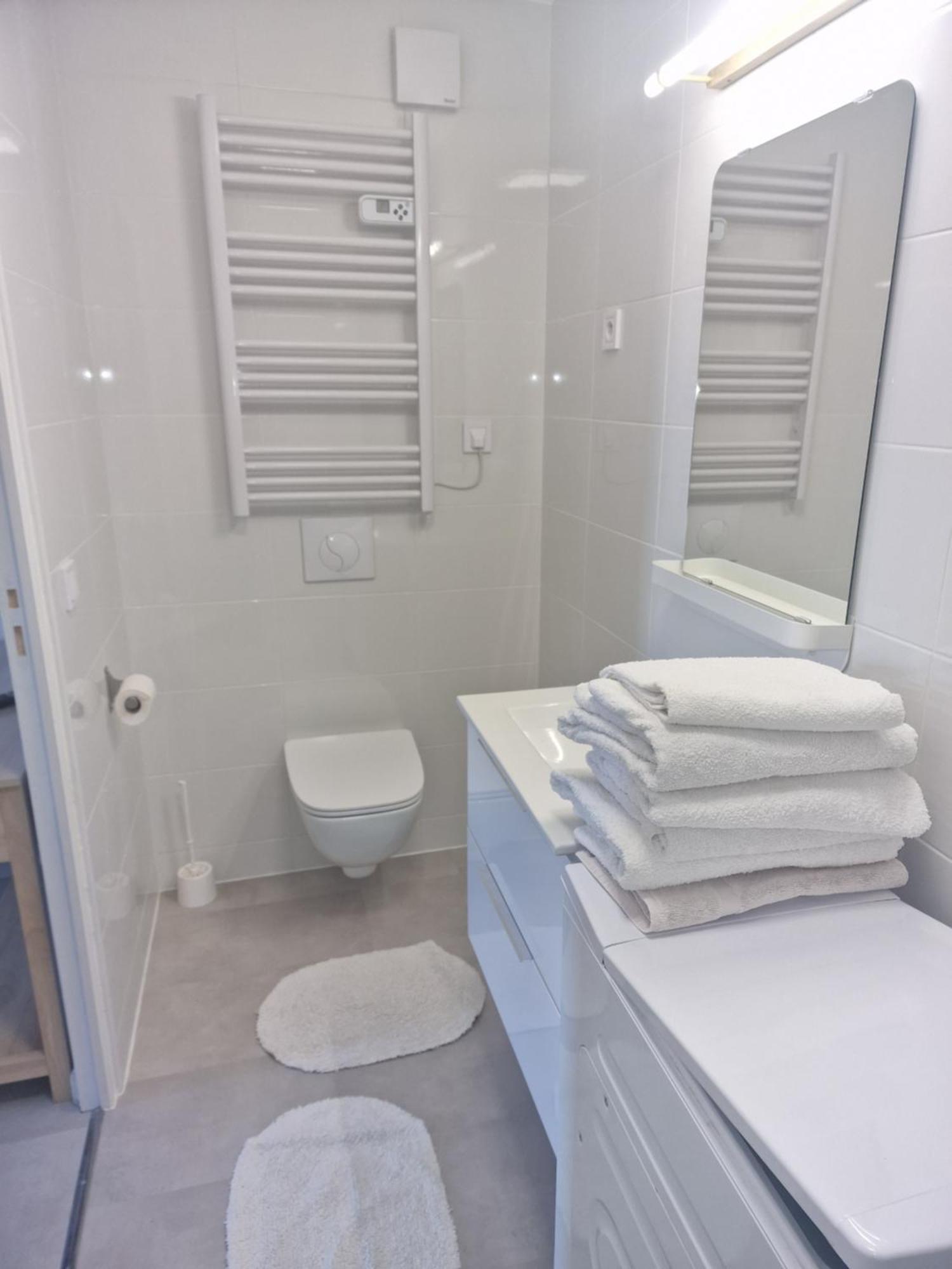 Joli Appartement Centre Saint-Raphael Piscine Camera foto
