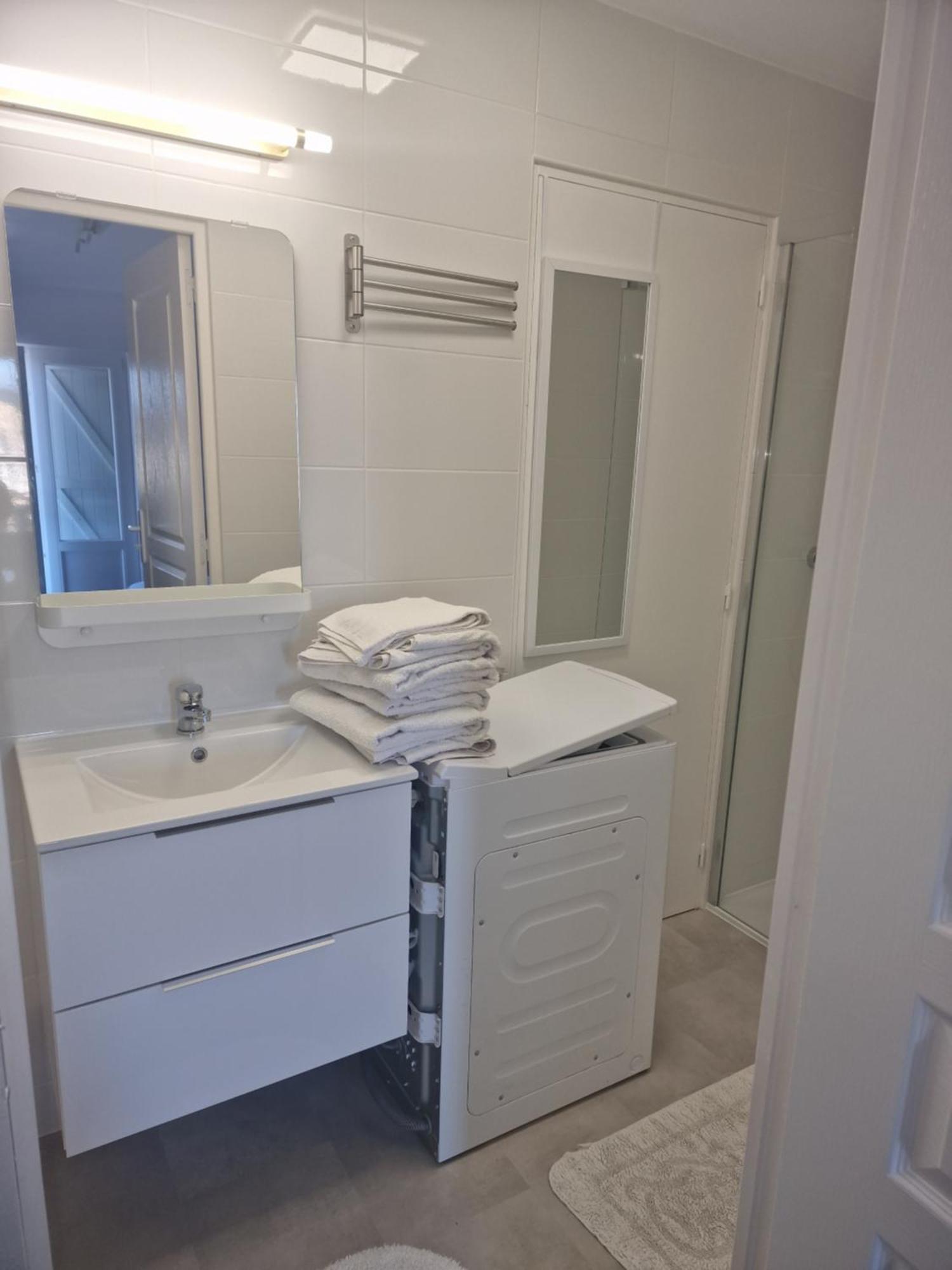 Joli Appartement Centre Saint-Raphael Piscine Esterno foto